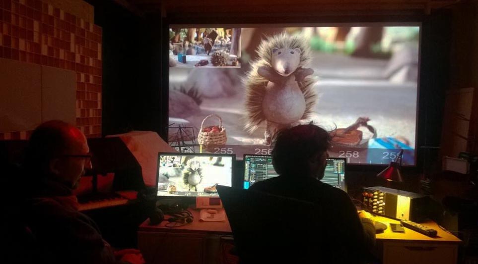 enregistrement des bruitages dans l'Antenne Drôme des studios La Puce à l'oreille